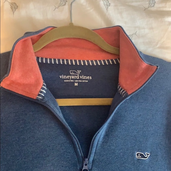 Vineyard Vines quarter zip (M) - Picture 3 of 4